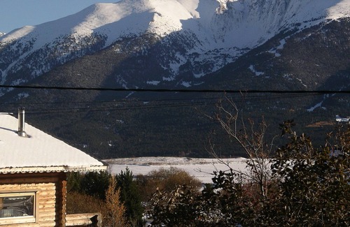Superbolquere Ski Chalet | environment friendly log home