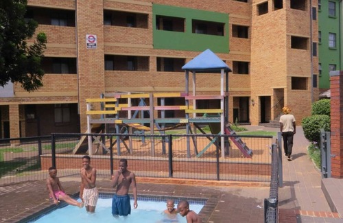 Pretoria Apartment | Enyoy this furnished Morden house with your family