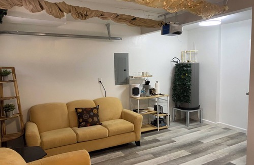 Lake Eola Heights Apartment | Eola’s Garage Charming 1-bedroom Suite w WiFi, in vibrant DTO