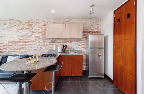 Las Lomas I Apartment | |EP| Comfy Unit w/Rooftop Pool, Gym, Views, Desk