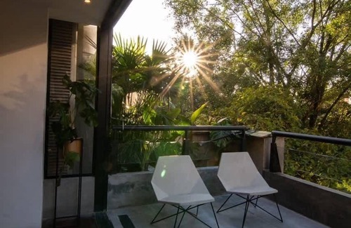 Las Lomas I Apartment | |EP| Elegant PH w/Rooftop, BBQ,AC & Office