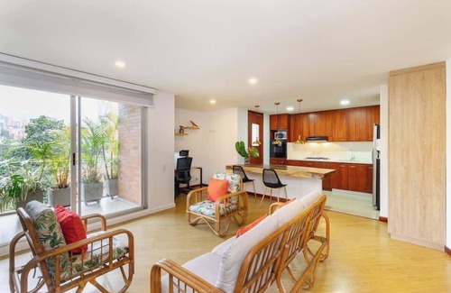 Lalinde Apartment | |EP| Homey Studio w/Views, Balcony, Workspace, Gym