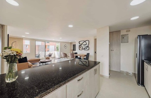 Lalinde Apartment | EP| Modern Apt W/AC, Workspace, Pool, Balcony