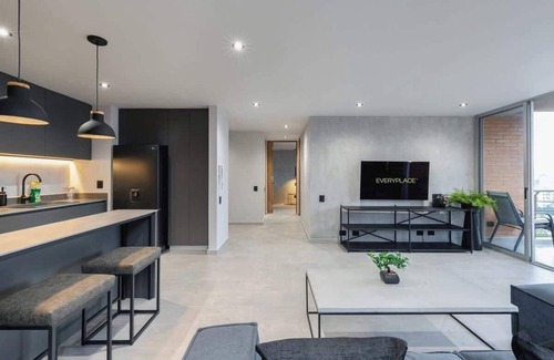 Lalinde Apartment | |EP| Spacious Apt with AC, Workspace, Views