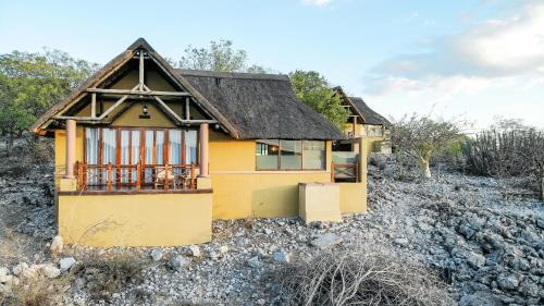 Okaukuejo Cabin | Epacha Game Lodge & Spa