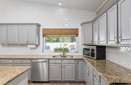 Peoria House | Epic 6BR w/Foosball + Popcorn | Pool + Fire Pit