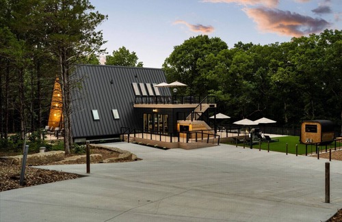 Mount Sterling House | Epic A-Frame Retreat | Rooftop, Theater, Hot Tub + Sauna