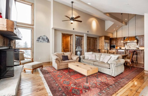 Avon House | Epic BC Views! Premium 2BD Penthouse - A/C, Pool, Hot Tub
