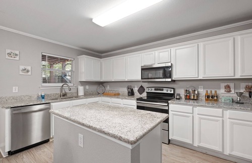 Grand Prairie House | Epic Fun Luxury 4 BR in DFW w/Casino & Lounge!