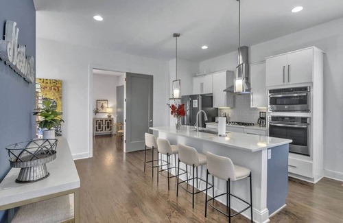 Edgehill House | Epic Gulch Home With Skyline Views