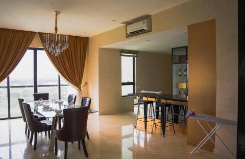 Masai Apartment | Epic Marina View 3BR Permas w Bathtub & Seaview Balcony Permas by Our Stay