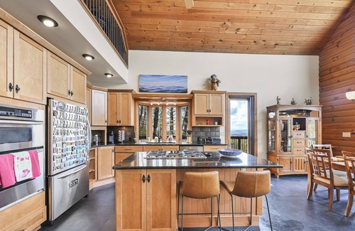 Fairview Cabin | Epic Mtn Views/Near AVL/Deck/Firepit/Modern Cabin