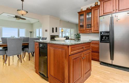 Gold Beach House | Epic ocean views at this private retreat just minutes from the beach