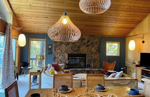 Mi-Wuk Village Ski Chalet | Epic stargazing at the Treehouse Chalet