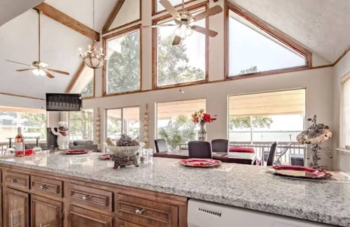 Gun Barrel City House | Epic view lakehouse with huge waterfront backyard!