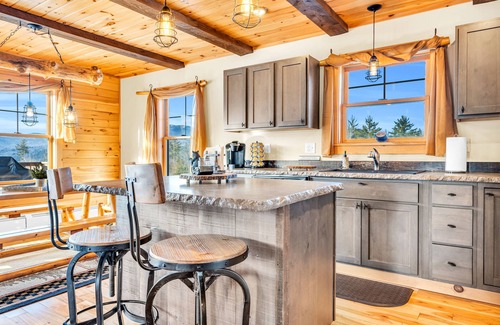 Sunday River Area Cabin | Epic Views, Hot Tub, GameRoom & Bar, FirePit, Pets Ok, Sunday River