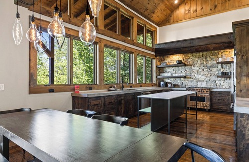 Morganton Cabin | Epic Views | Luxe Stay @ Highland Red House | Family Fun, Games, HotTub, FirePit