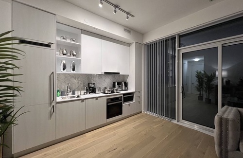 St. Lawrence Condo | Epitome luxury lifestyle living by the Lake, Fully Furnished Executive Penthouse