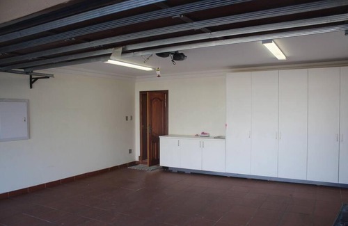 Greater Johannesburg Metropolitan Area Apartment | Epitome of Elegance
