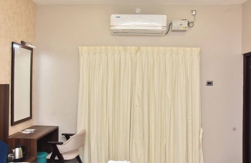 Rameshwaram Hotel | EPR Residency