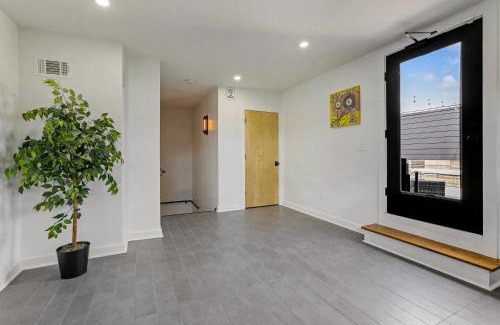 Faubourg Lafayette House | Equator 3 Bedroom Rooftop Villa