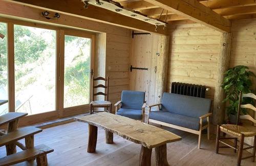 Barles House | Equestrian farm cottage