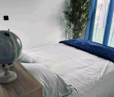 La Houssaye-en-Brie Other | Equi-Lodge insolite avec les chevaux au cœur de la forêt proche Disney