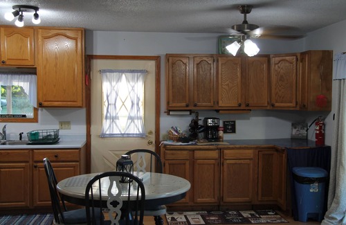 Holton House | Equine Kuntry Kabin - Perfect 2-bedroom house with AC in charming Holton.