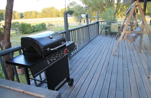 Holton House | Equine Kuntry Kabin - Perfect 2-bedroom house with AC in charming Holton.