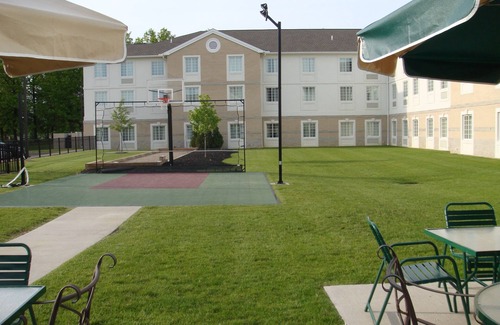 Mayfield Heights Condo | Equipped King Suite | 24-Hour Business Center, Fitness Center + Free Daily Breakfast
