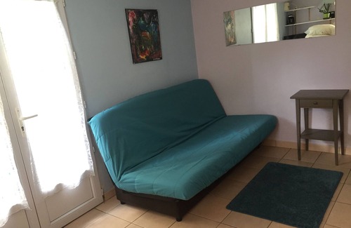 Chaville Apartment | Equipped Studio Near Versailles and Paris