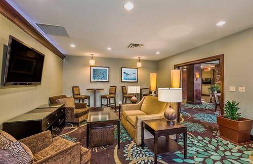 Bismarck Condo | Equipped Suite with Conference Space | Free Daily Breakfast + Indoor Pool