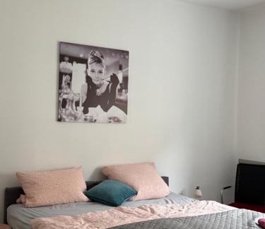 Daberstedt Apartment | Erdgeschoss-Wohnung mit 2 Schlafzimmern, Balkon und Parkplatz