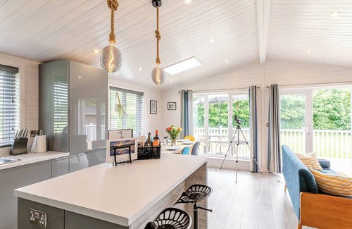 Hundall Cottage | Erica Lodge is in the secluded Water View area, western side of the marina.
