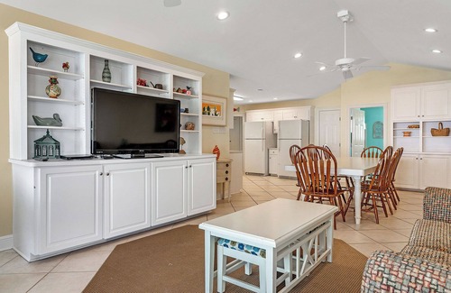 Gulf Shores House | Erica's Sandpiper. 8BR Beachfront. Heatable Pool. Single story!