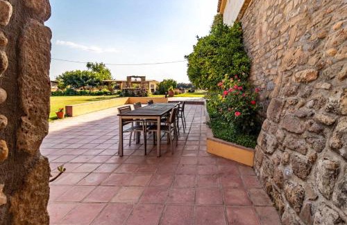 Garrigas House | Ermita de Santa Llúcia - Casa rural histórica