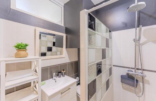 Quai de la Fosse Apartment | Ernest - appt calme proche centre de nantes