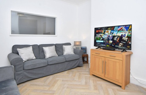 Crewe Apartment | Ernest House - By Sigma Stays