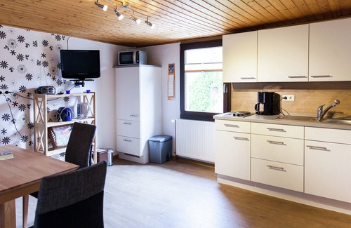 Ernst Apartment | Ernst Lakeside Escape