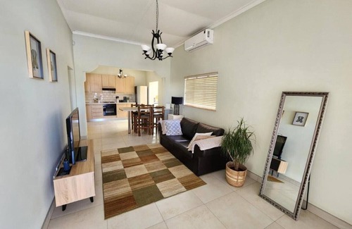 Windhoek Apartment | Eros Weg Family Flat