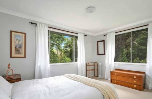 Bundanoon House | Errogie. Escape to the Country!