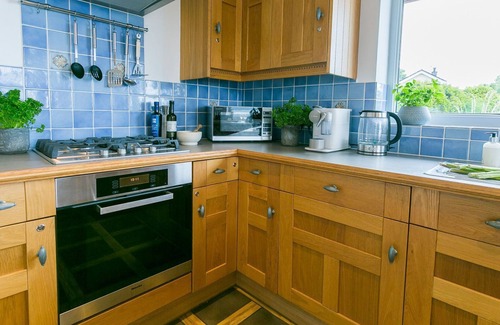Beaumaris Cottage | Eryri - a cottage that sleeps 8 guests in 4 bedrooms