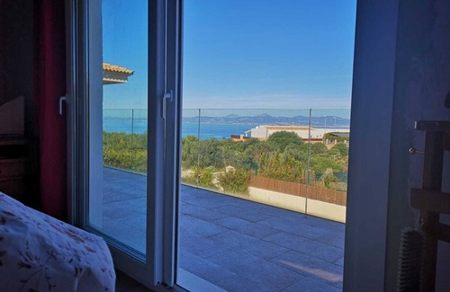 Badia Blava Villa | PrivatPool, Seaview with fab sunsets, Modern kitchen, Aircon, Wifi, Big Toy Room