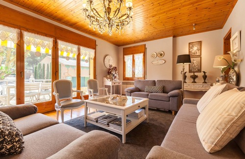 Capellades House | Holiday Home Finca La Pedrera Barcelona with Pool, Wi-Fi, Terrace & Garden