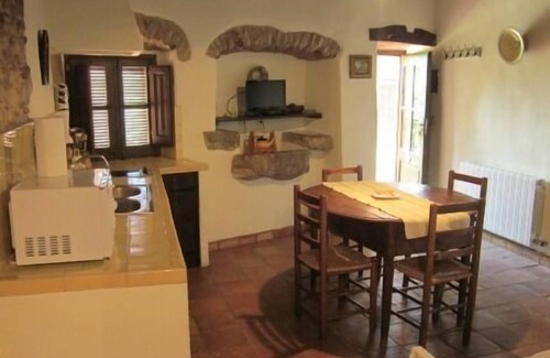 Sant Sadurni de l'Heura Cottage | Self catering Can Met Viu for 6 people