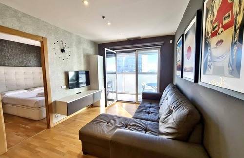El Port Apartment | Apartment in front of Fira Gran Via