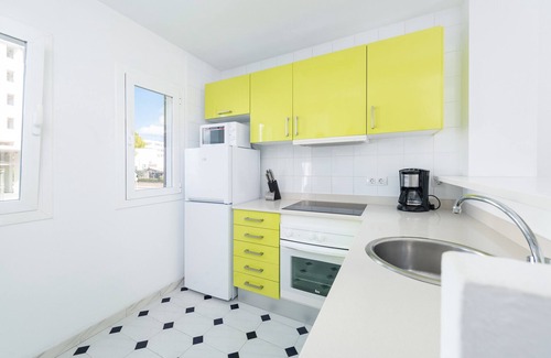 Alcudia House | ES MALLORQUI - Apartment with shared pool in Port d'Alcúdia. Free WIFI.