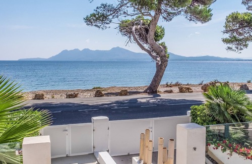 Puerto de Pollensa Villa | AMFORA - HIGH QUALITY VILLA, WITH NEW POOL, IN FIRST LINE OF BEACH