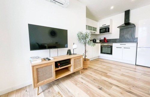 Secteur 2 Apartment | #ES The luminous T2 in the City Center (pedestrian area)🌞