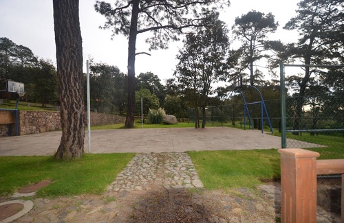 Tapalpa Cottage | Es una cabaña para relajarse, con grandes espacios y amplios jardines